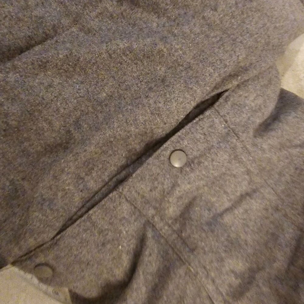 Guess = Quilted Down Filled Jacket With Removable Hood - Picture 2 of 10